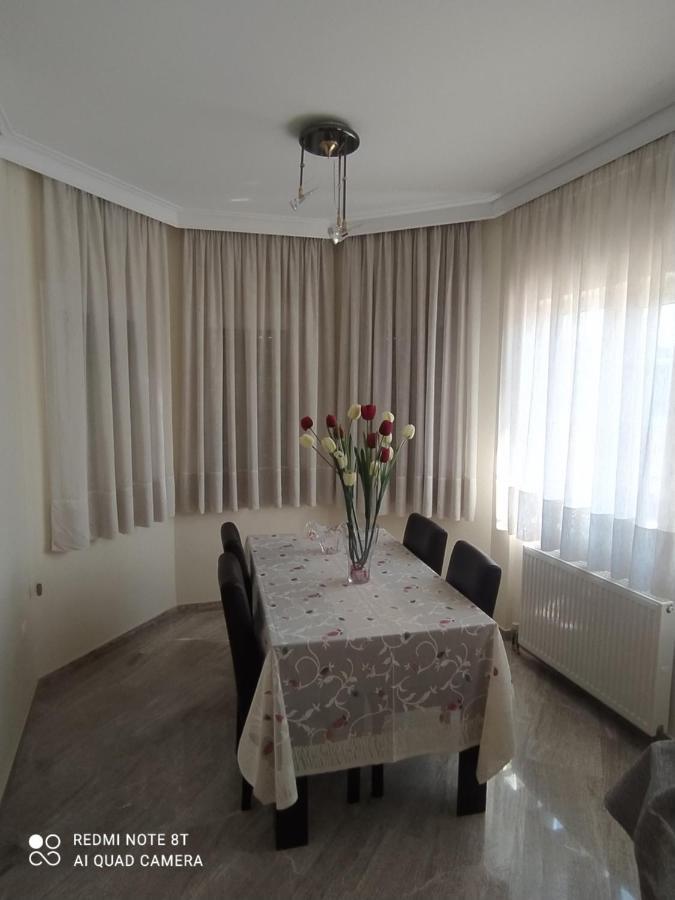Villa Alkmini Near The Airport Враврона Екстериор снимка